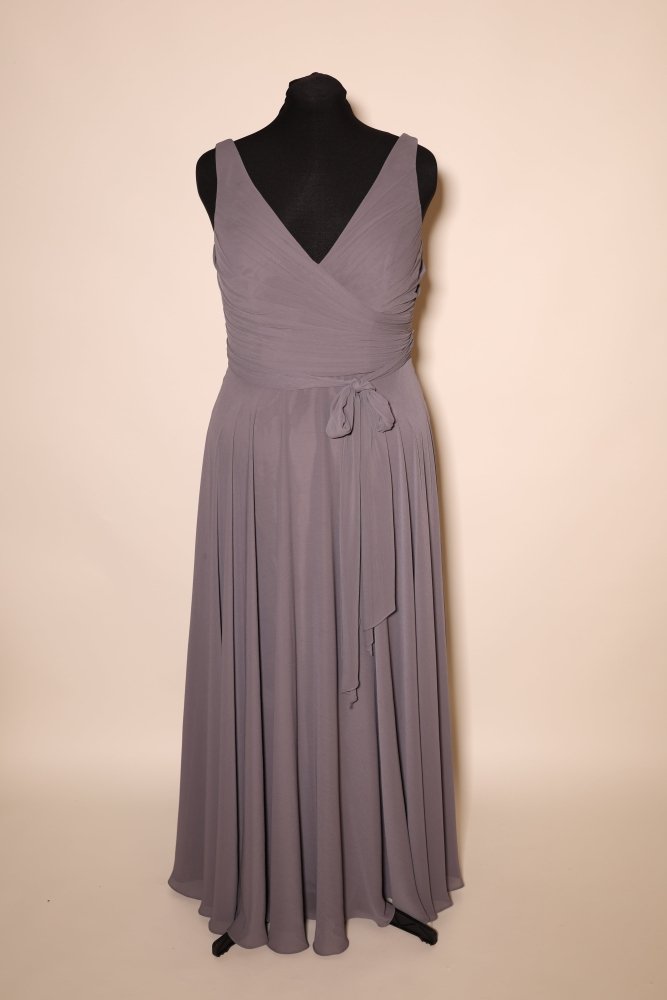 Second Hand Abendkleid mit V - Ausschnitt, Raffungen und fließendem Maxirock, dunkelgrau - Dein Kleiderladen