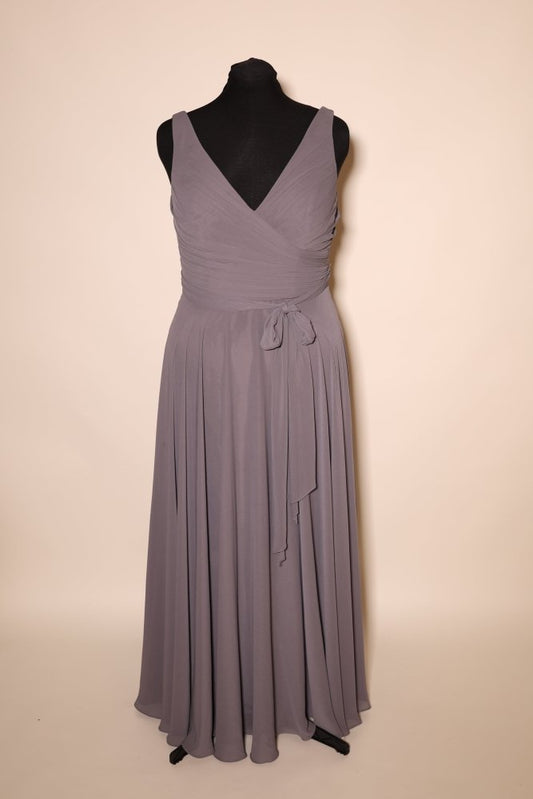 Second Hand Abendkleid mit V - Ausschnitt, Raffungen und fließendem Maxirock, dunkelgrau - Dein Kleiderladen