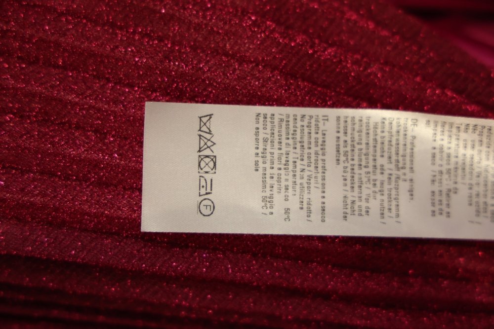 Second - Hand Chiffonkleid mit V - Ausschnitt, ausgefallenem Rückenausschnitt und Plisseerock, pink - Dein Kleiderladen