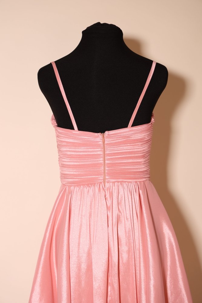 Second Hand Cocktailkleid mit Herz - Ausschnitt, feinen Raffungen und Schlitz, rosa - Dein Kleiderladen