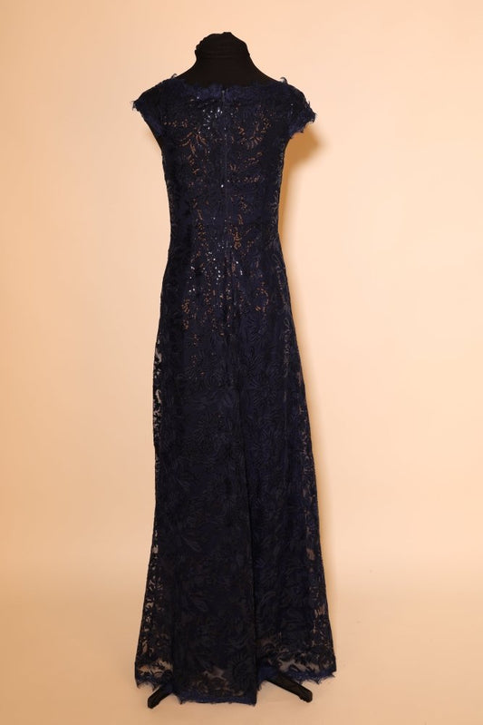 Second Hand hochgeschlossenes, figurbetontes Abendkleid mit schimmernder Bestickung, dunkelblau - Dein Kleiderladen