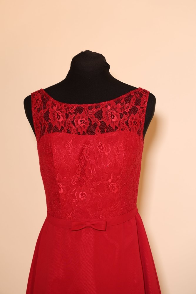 Second Hand kurzes, hochgeschlossenes Kleid mit Spitze, dunkelrot - Dein Kleiderladen