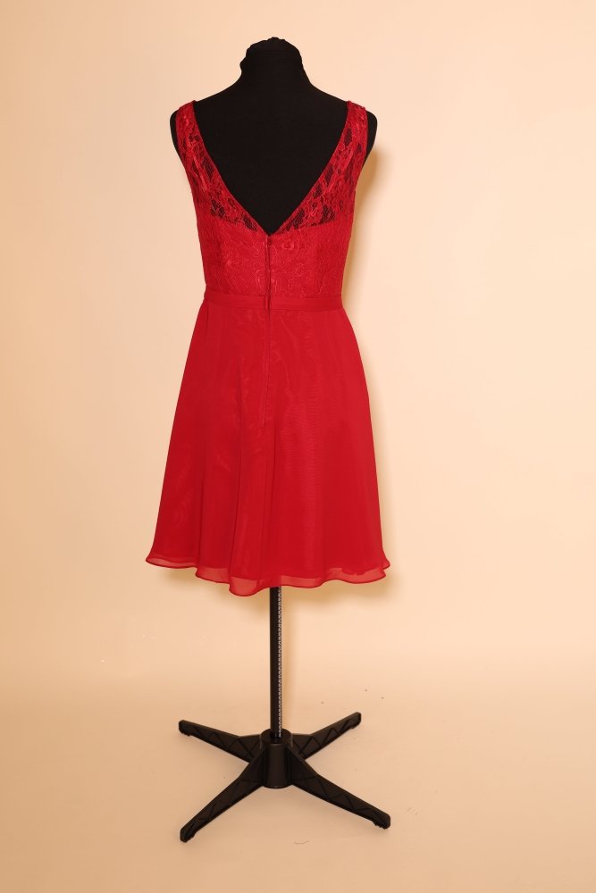 Second Hand kurzes, hochgeschlossenes Kleid mit Spitze, dunkelrot - Dein Kleiderladen