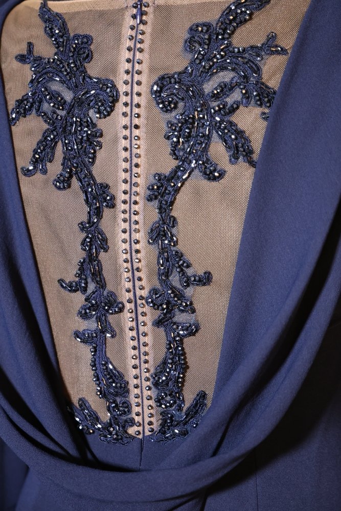 Second Hand langärmliges Kleid mit semitransparentem Rückenausschnitt, dunkelblau - Dein Kleiderladen