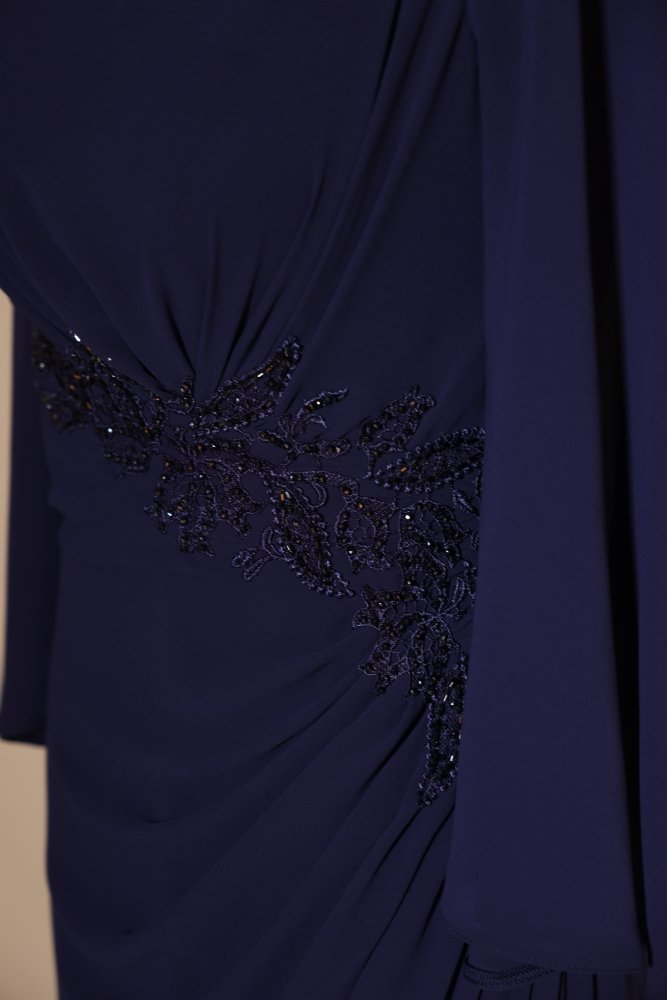 Second - Hand langarm Chiffonkleid mit Raffungen und Bestickungen, dunkelblau - Dein Kleiderladen