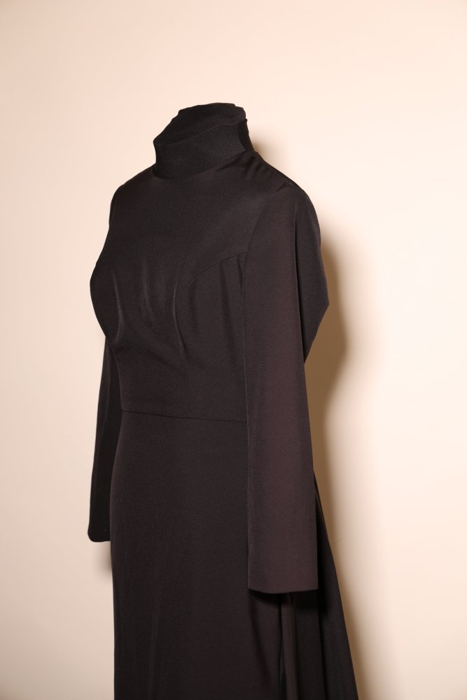 Second Hand langärmeliges Abendkleid mit Stehkragen und dezenten Applikationen, schwarz - Dein Kleiderladen