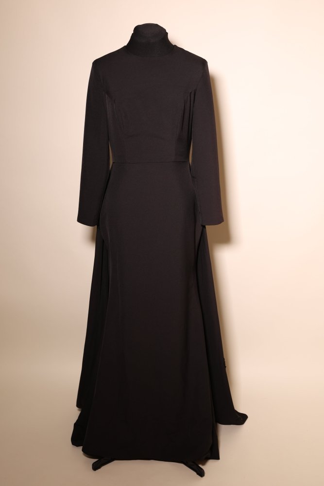 Second Hand langärmeliges Abendkleid mit Stehkragen und dezenten Applikationen, schwarz - Dein Kleiderladen