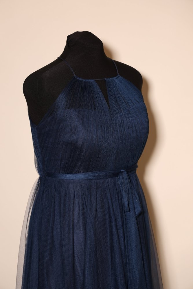 Second Hand Neckholder - Abendkleid mit Keyhole - Ausschnitt und fließendem Tüll - Maxirock, dunkelblau - Dein Kleiderladen