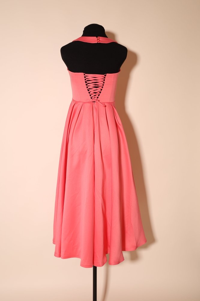 Second Hand Neckholder - Cocktailkleid mit Schnür - Rückenteil und schwingendem Rock, koralle - Dein Kleiderladen