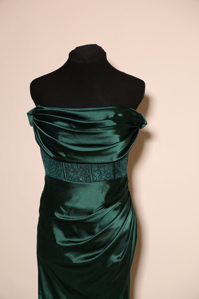 Second - Hand Off - Shoulder Satinkleid mit Korsettoptik und Beinschlitz, dunkelgrün - Dein Kleiderladen