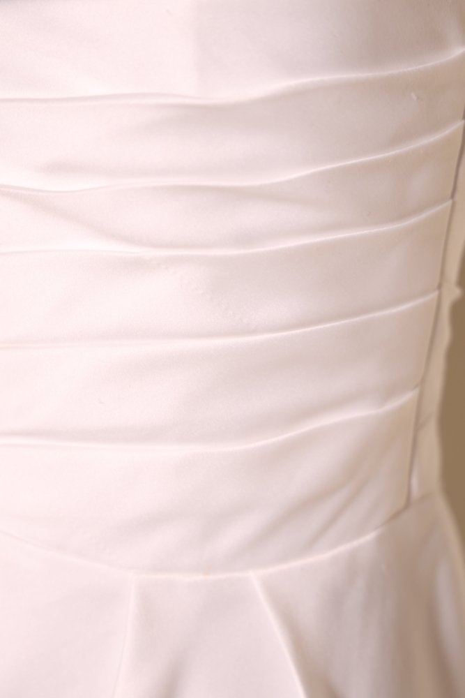 Second Hand schlichtes trägerloses Brautkleid in A - Linie, weiß - Dein Kleiderladen