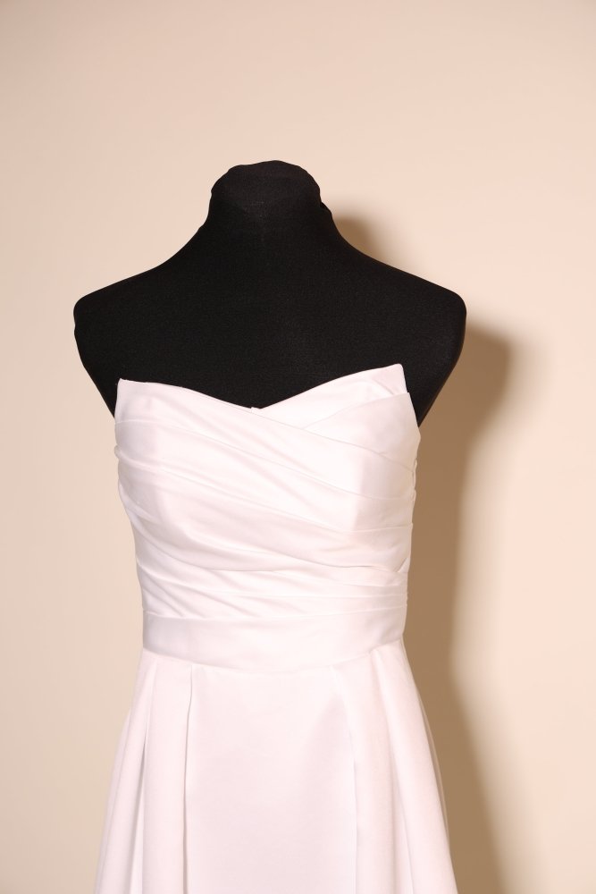 Second Hand schlichtes trägerloses Brautkleid in A - Linie, weiß - Dein Kleiderladen