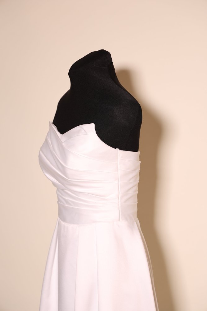 Second Hand schlichtes trägerloses Brautkleid in A - Linie, weiß - Dein Kleiderladen