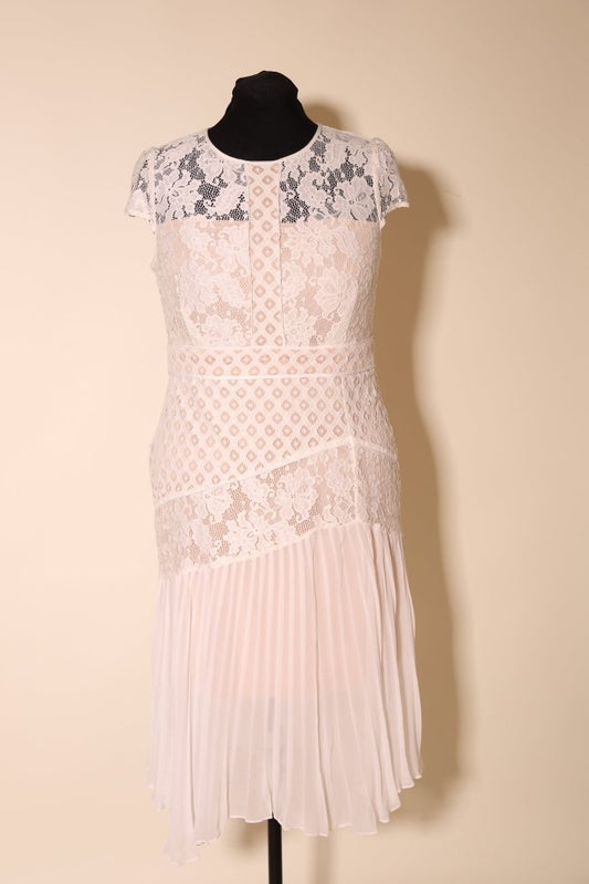 Second Hand Spitzenbrautkleid mit Rundhalsausschnitt und plissiertem Chiffonrock, beige - Dein Kleiderladen