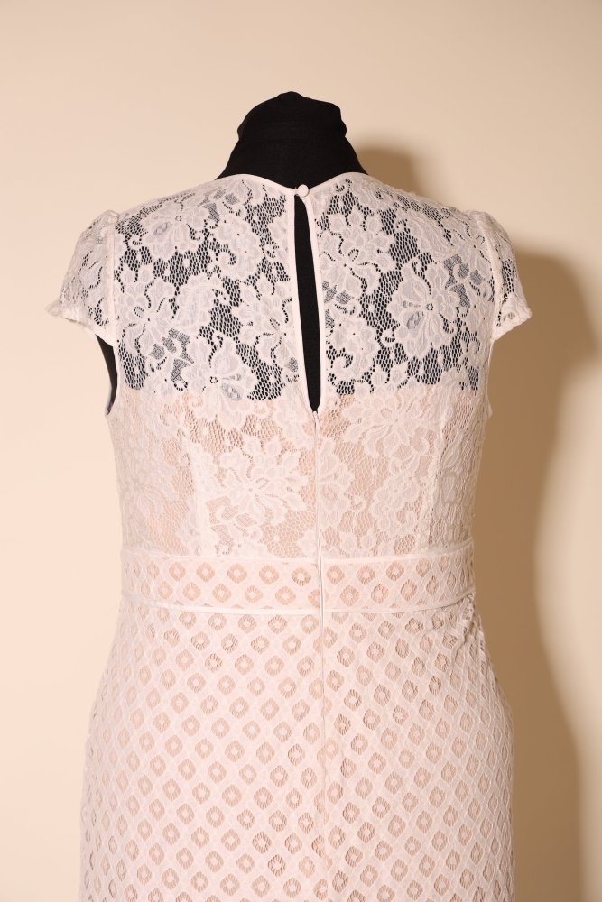 Second Hand Spitzenbrautkleid mit Rundhalsausschnitt und plissiertem Chiffonrock, beige - Dein Kleiderladen