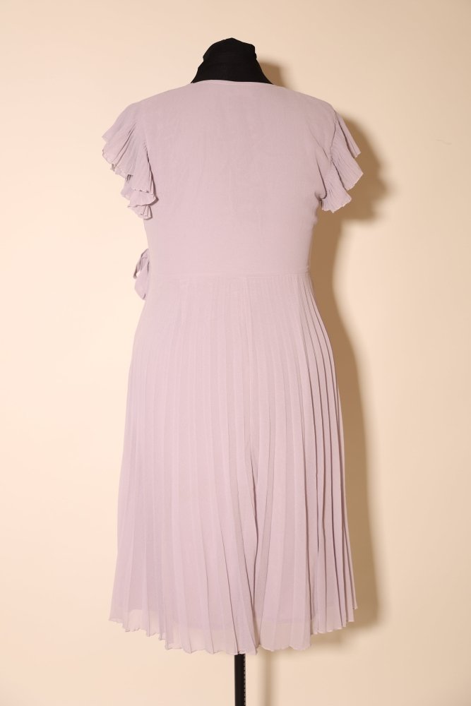 Second Hand Wickelkleid mit tiefem V - Ausschnitt und plissiertem Midirock, hellgrau - Dein Kleiderladen