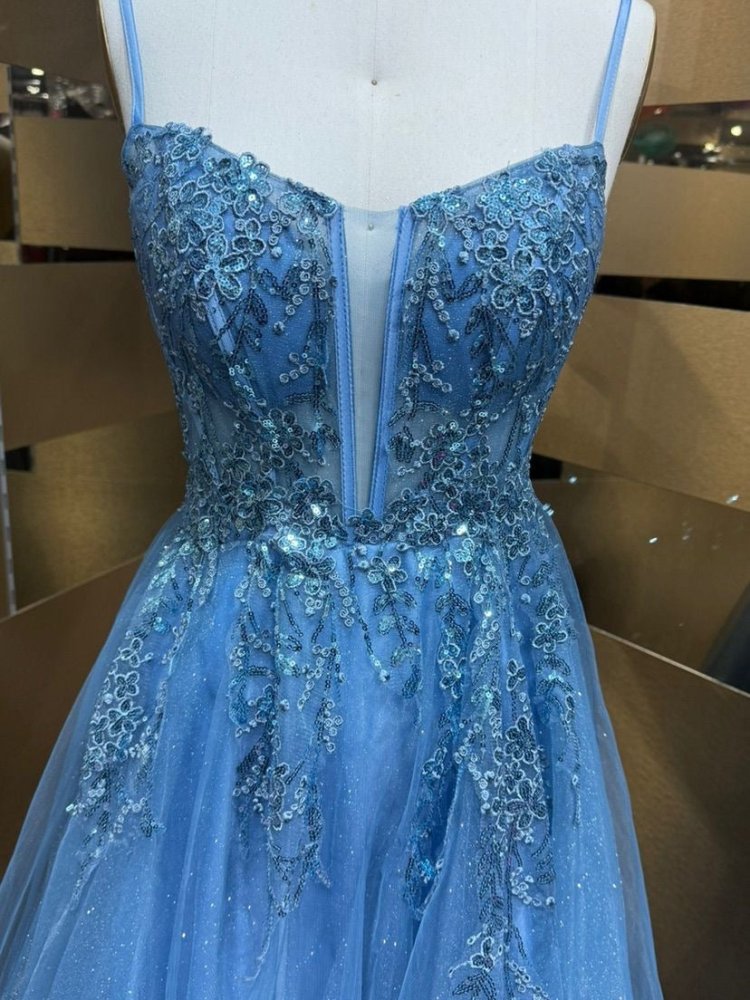 Tüllkleid mit tailliertem Spitzen - und Paillettenoberteil, lavendelblau - Dein Kleiderladen