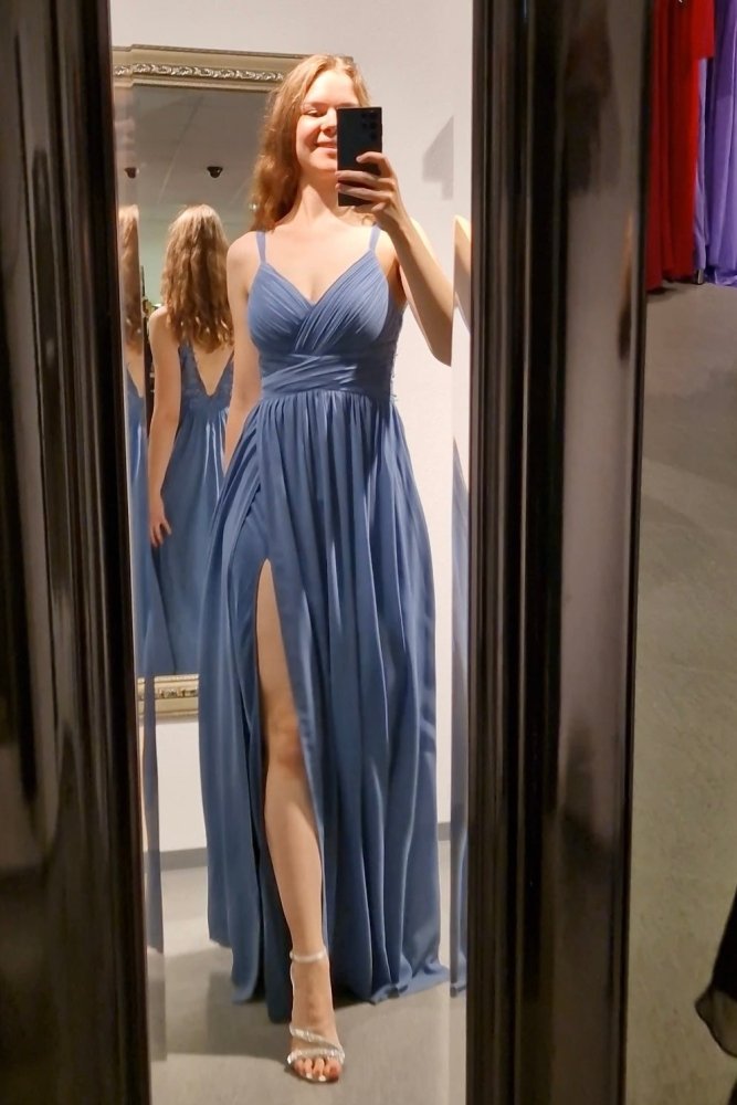 ﻿Besonderes langes schlichtes Kleid mit Schlitz und raffiniertem Rücken, graublau - Dein Kleiderladen