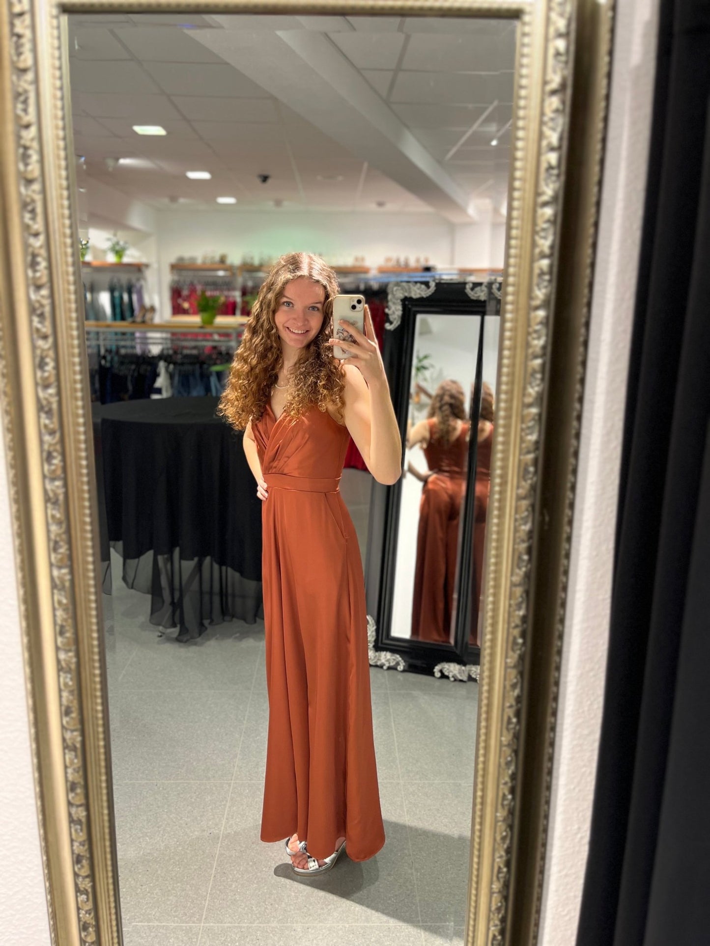 Besonders eleganter Satin-Jumpsuit terracotta - Dein Kleiderladen