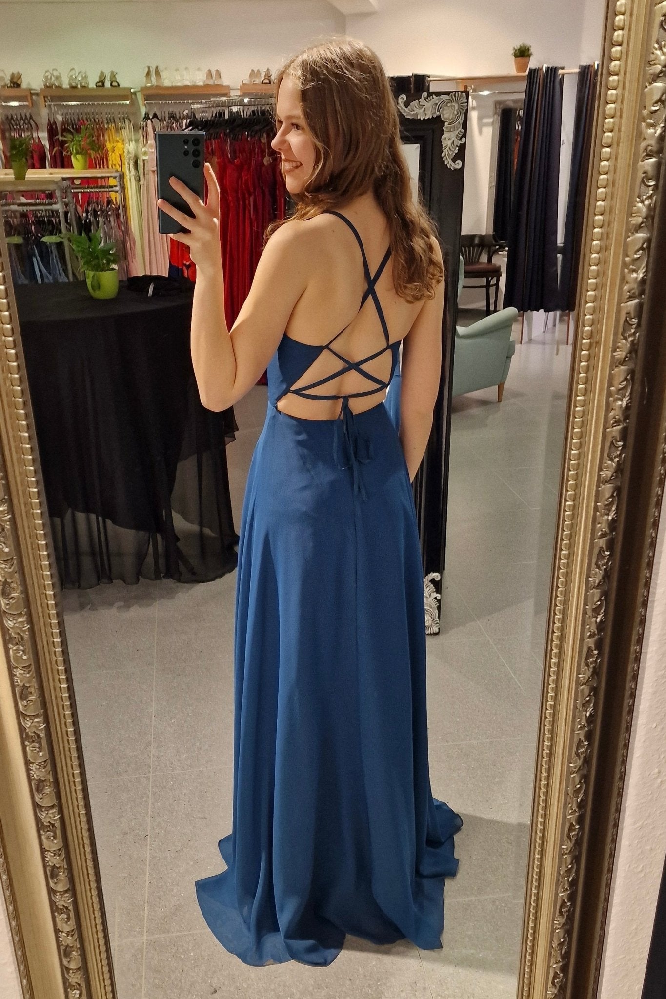 Besonders elegantes Chiffon Kleid mit Schnürung blau - Dein Kleiderladen