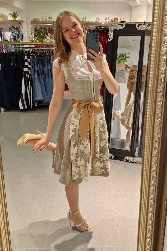 Dirndl Svea - Dein Kleiderladen