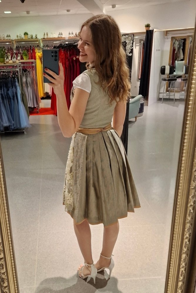 Dirndl Svea - Dein Kleiderladen