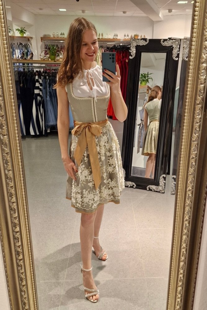 Dirndl Svea - Dein Kleiderladen