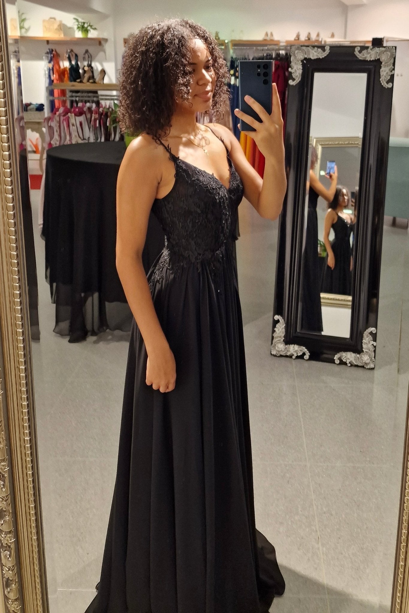 Elegantes Ballkleid mit Schlitz, schwarz - Dein Kleiderladen