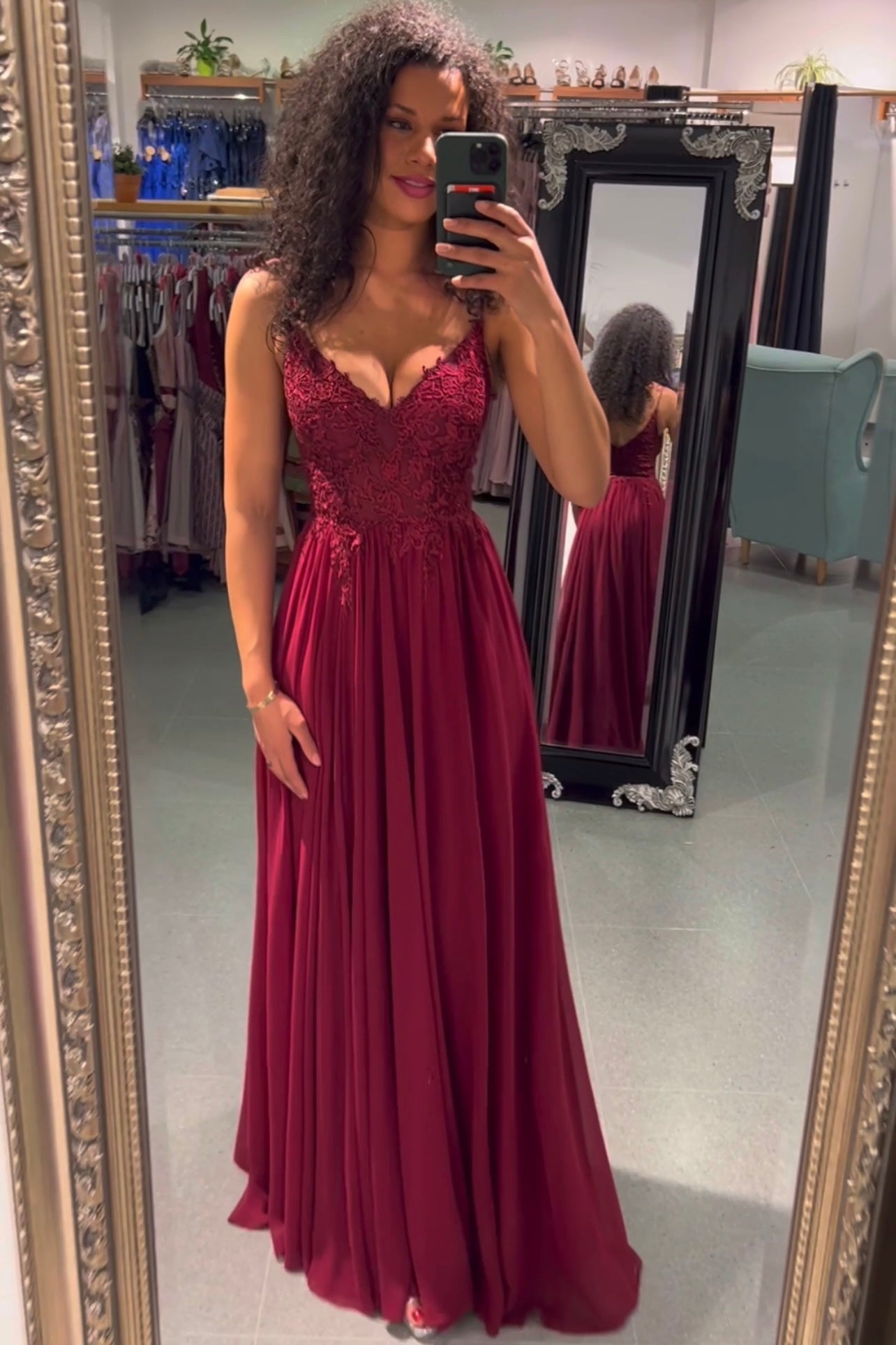 Ballkleid - Elegantes, langes Chiffonkleid mit feiner Spitze, bordeaux - Dein Kleiderladen