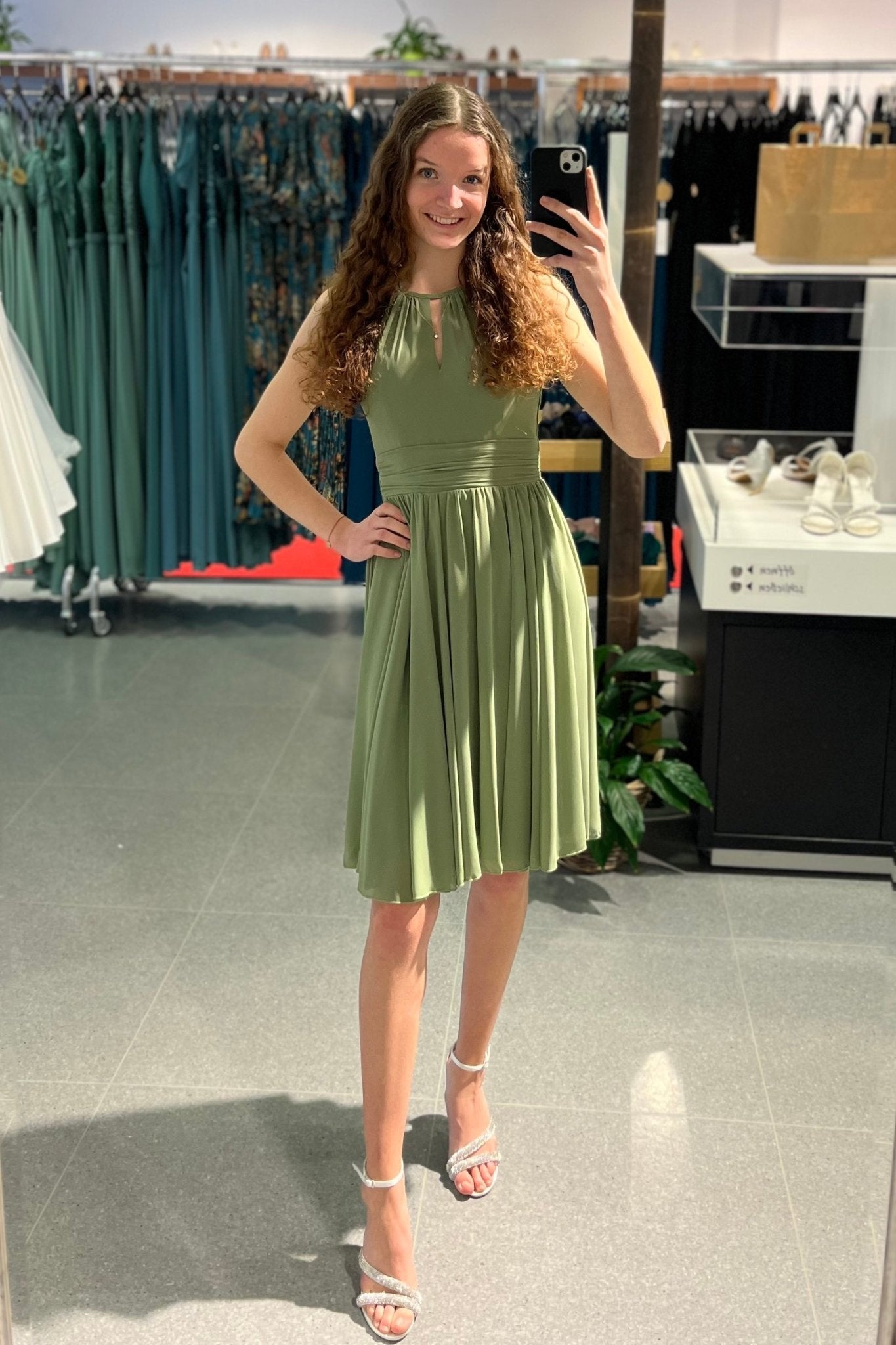 Kurzes Sommerkleid, olive - Dein Kleiderladen