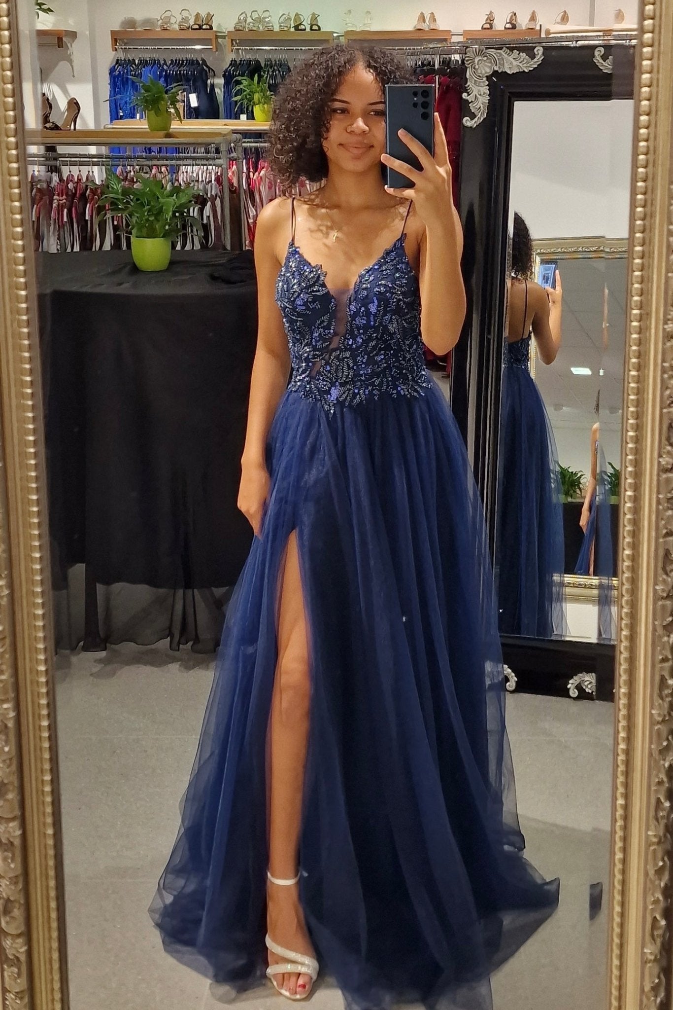 Ballkleid - Pompöses Tüllkleid mit feiner Bestickung, marineblau - Dein Kleiderladen