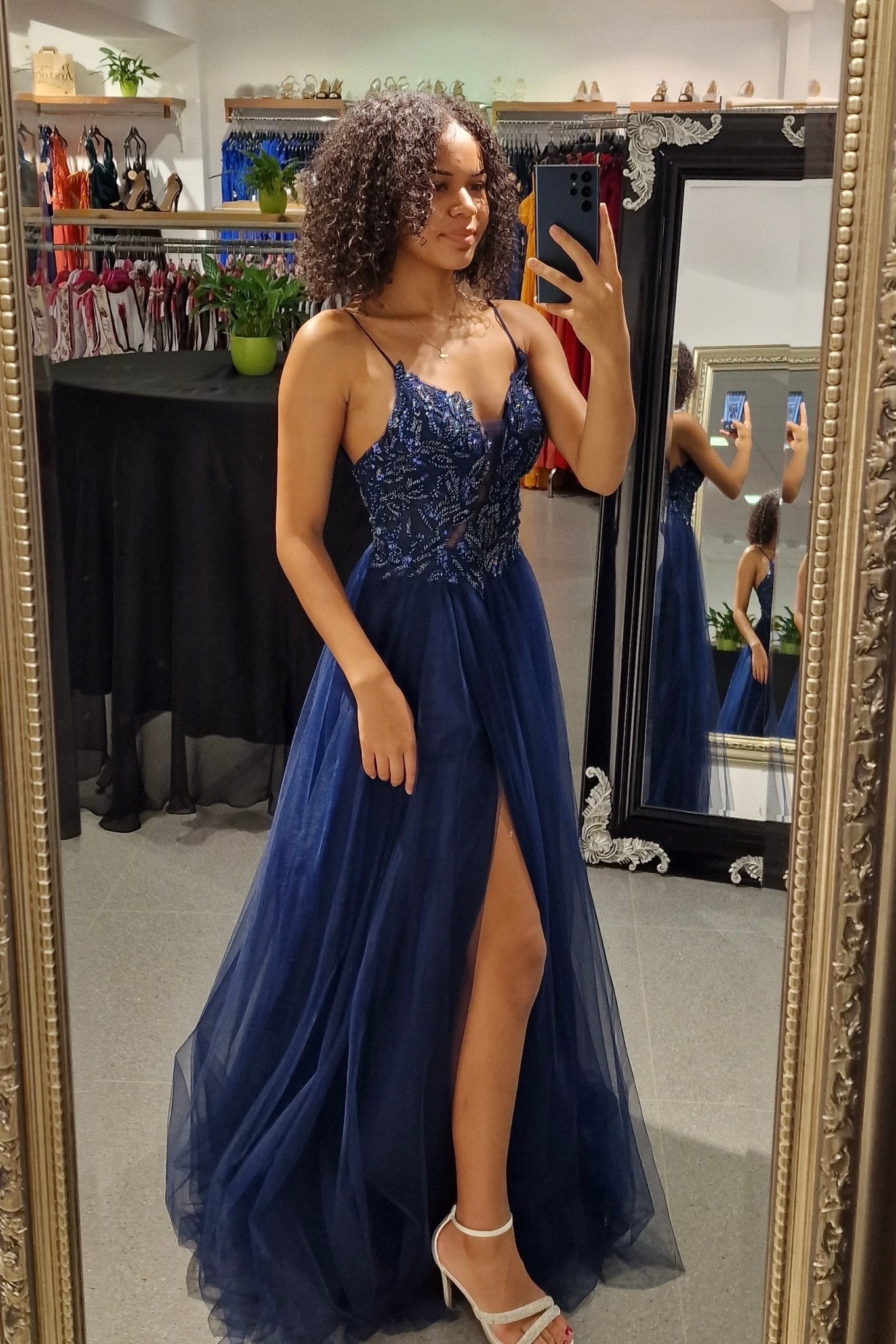 Ballkleid - Pompöses Tüllkleid mit feiner Bestickung, marineblau - Dein Kleiderladen