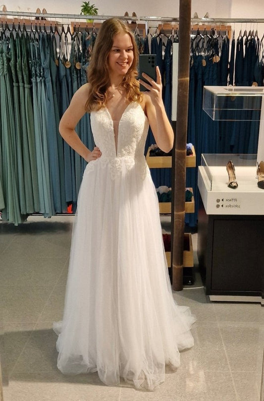Tief ausgeschnittenes Brautkleid - Dein Kleiderladen